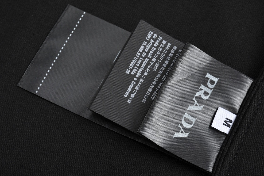 PRADA 普拉达 明线三角徽标牛仔外套 牛仔衬衫 夹克 黑色 长袖 SC696108IF0002