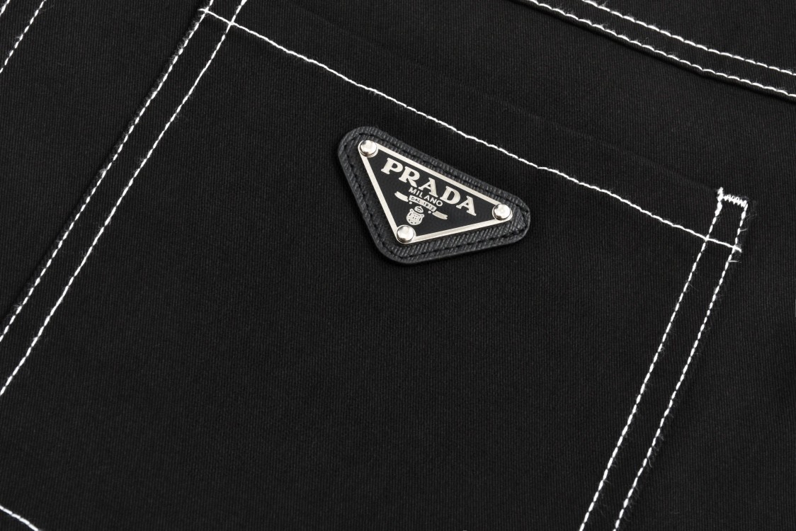 PRADA 普拉达 明线三角徽标牛仔外套 牛仔衬衫 夹克 黑色 长袖 SC696108IF0002