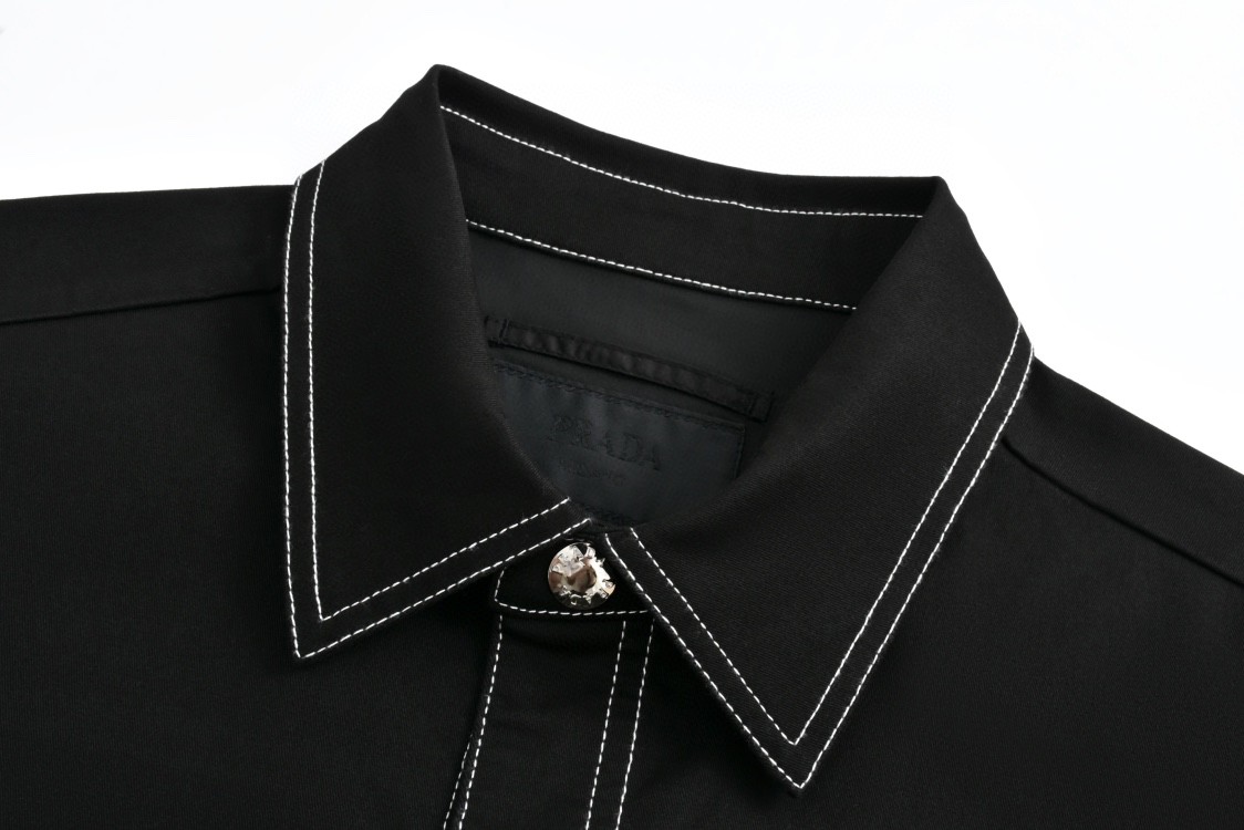 PRADA 普拉达 明线三角徽标牛仔外套 牛仔衬衫 夹克 黑色 长袖 SC696108IF0002