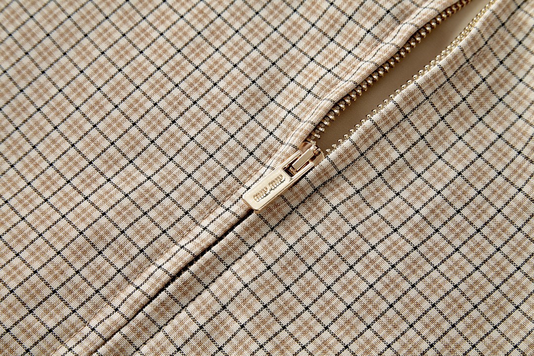 MIU MIU 缪缪 格纹字母logo徽标拉链夹克 外套 长袖 石灰岩色 ML943-14Q8-F0F6H-S-232