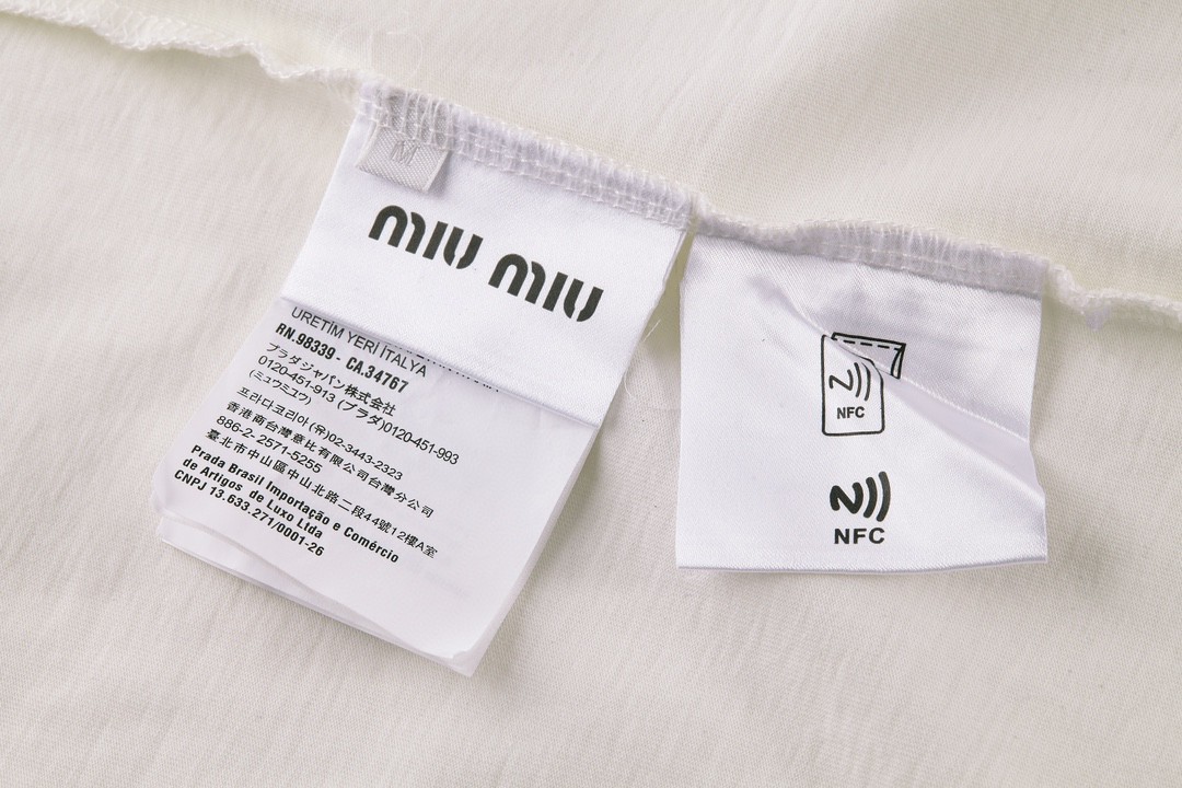MIU MIU 缪缪 字母logo徽标打底衫 T恤 长袖 白色 MJL992-14EL-F0009