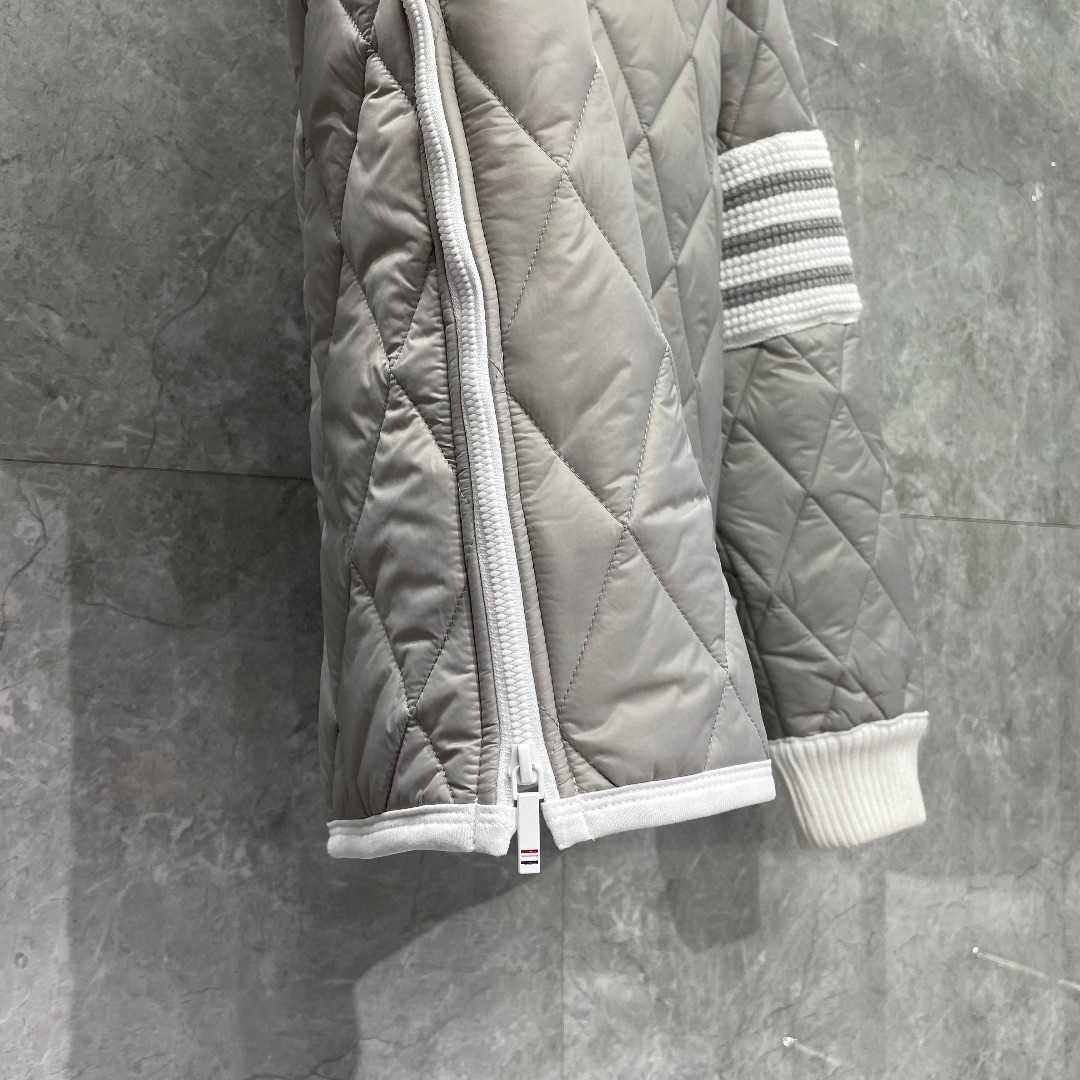 THOM BROWNE 白色四条杠拉链翻领棉服 外套 夹克 长袖 灰色 黑色