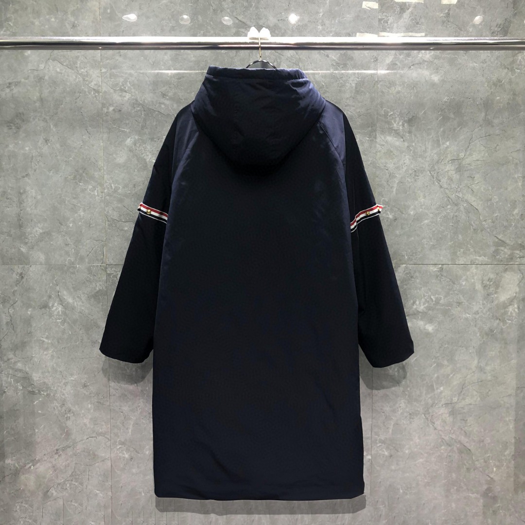 THOM BROWNE 双袖织带连帽拉链长款羽绒服 外套 夹克 长袖 藏青色 