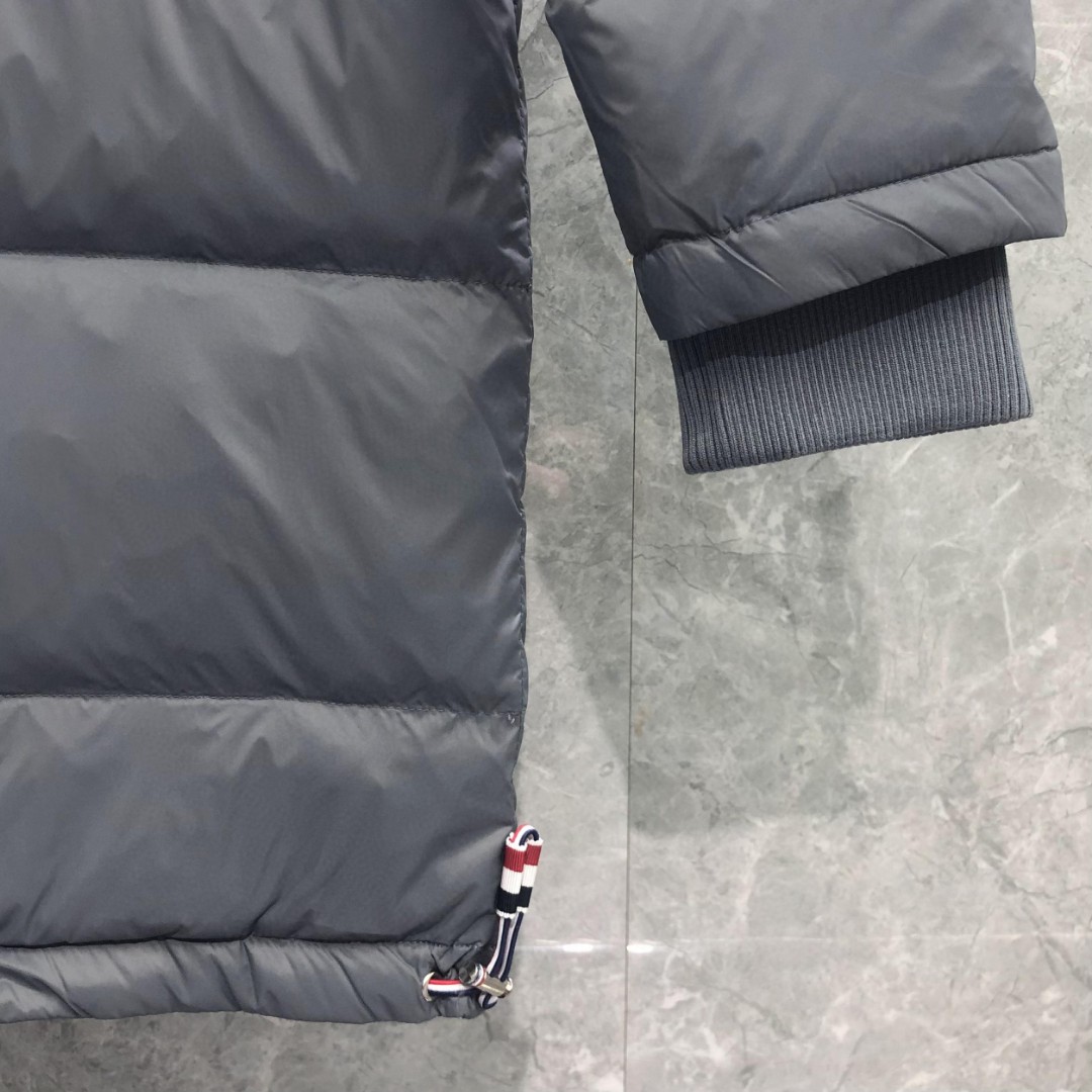 THOM BROWNE 四条杠连帽长款羽绒服 外套 夹克 长袖 藏青色 灰色 白色
