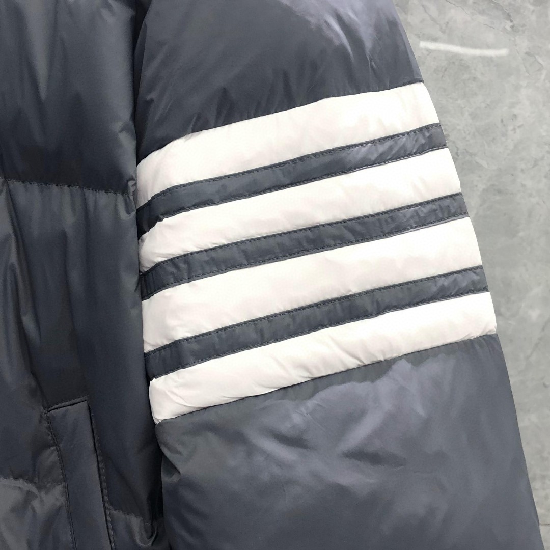THOM BROWNE 四条杠连帽长款羽绒服 外套 夹克 长袖 藏青色 灰色 白色