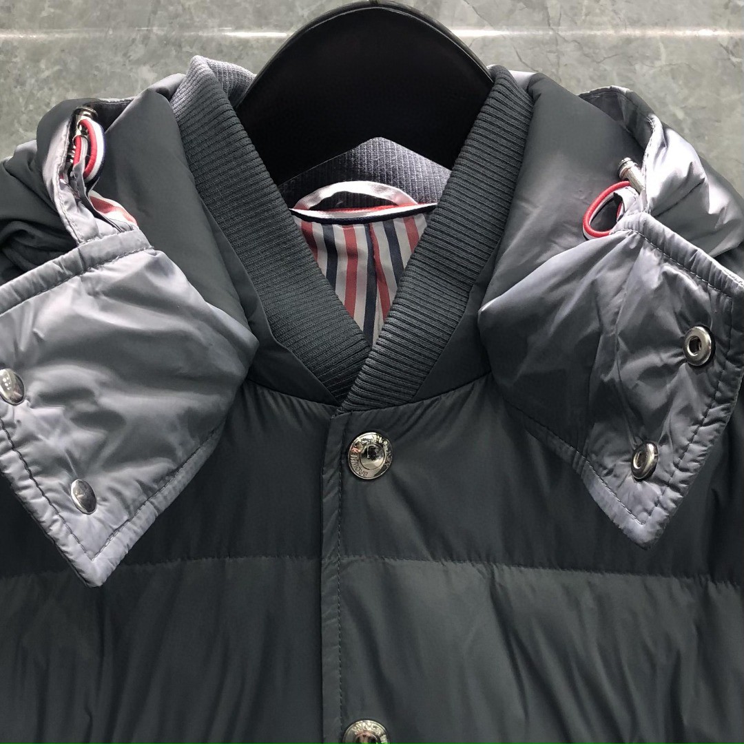 THOM BROWNE 四条杠连帽长款羽绒服 外套 夹克 长袖 藏青色 灰色 白色