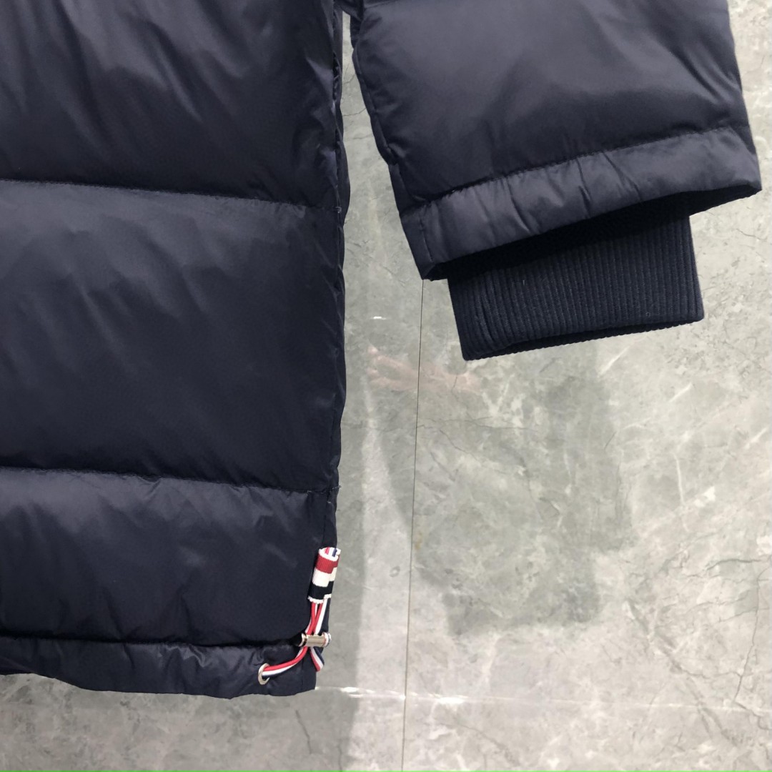 THOM BROWNE 四条杠连帽长款羽绒服 外套 夹克 长袖 藏青色 灰色 白色