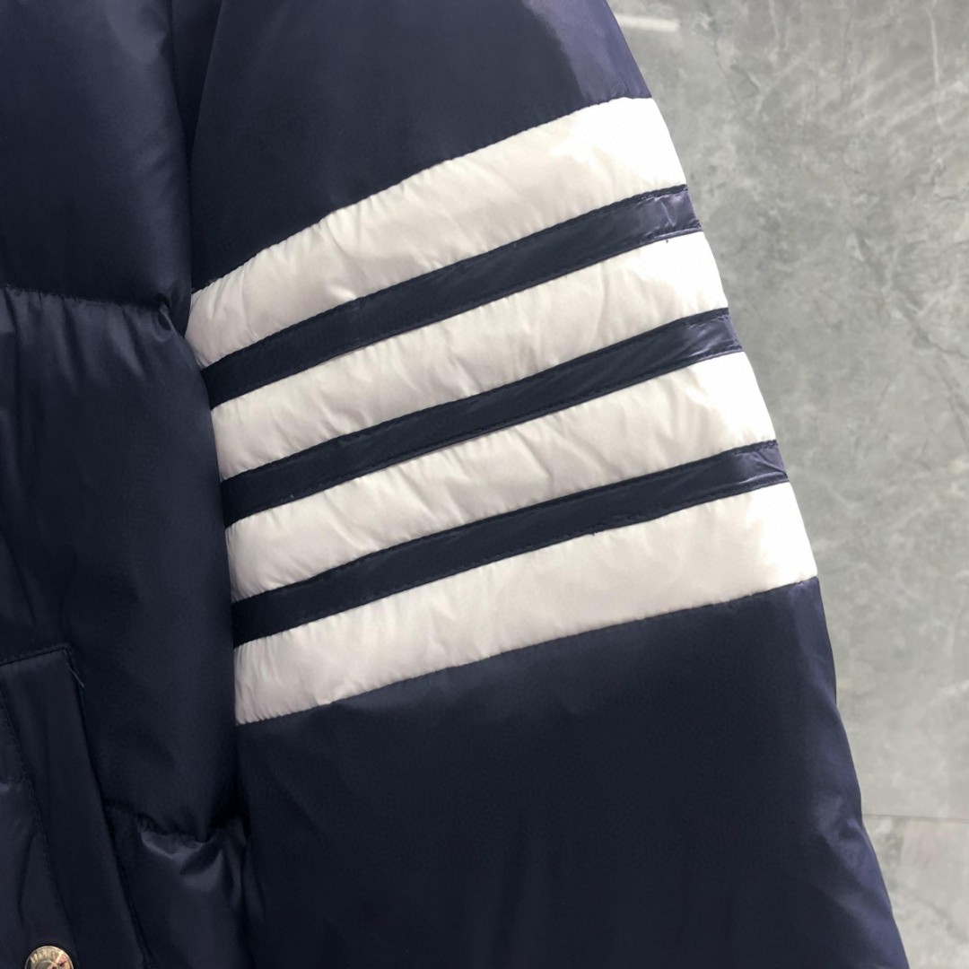 THOM BROWNE 四条杠连帽长款羽绒服 外套 夹克 长袖 藏青色 灰色 白色