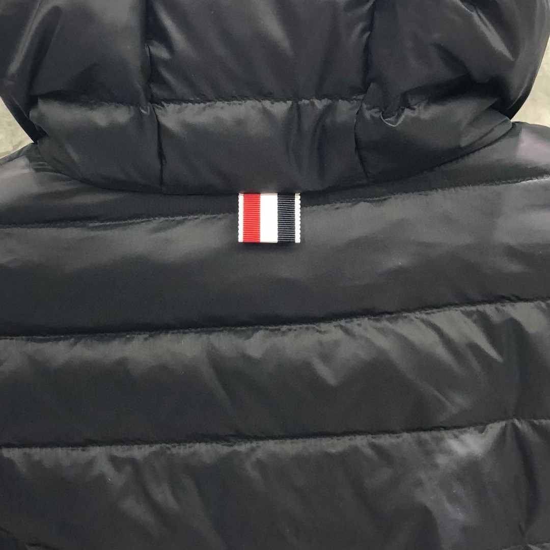 THOM BROWNE 羊毛针织拼接羽绒连帽拉链外套 夹克 长袖 女款 白色 灰色 黑色