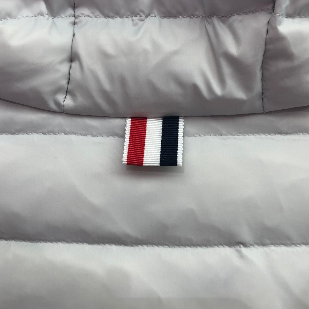 THOM BROWNE 羊毛针织拼接羽绒连帽拉链外套 夹克 长袖 女款 白色 灰色 黑色