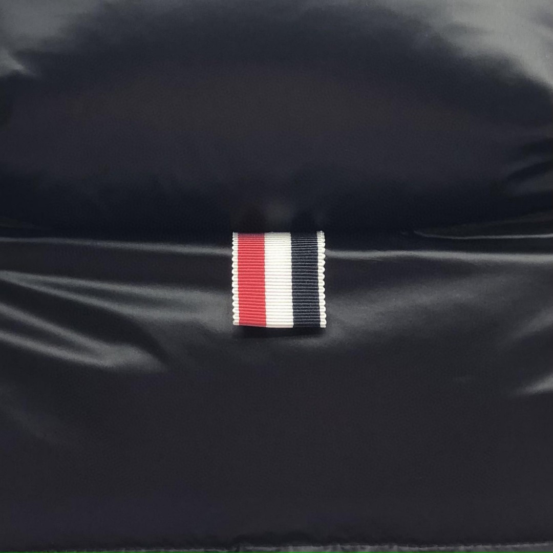 THOM BROWNE 白色四条杠连帽拉链羽绒服 外套 夹克 长袖 女款 灰色 黑色 