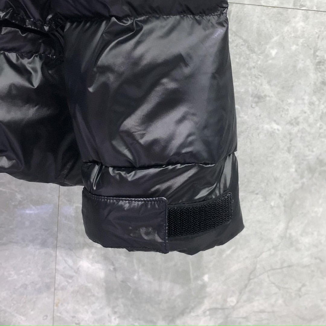 THOM BROWNE 白色四条杠连帽拉链羽绒服 外套 夹克 长袖 女款 灰色 黑色 