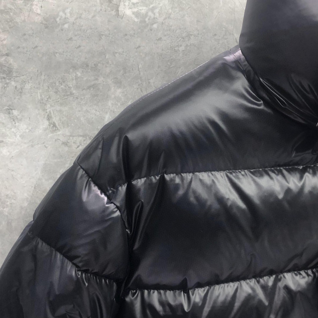 THOM BROWNE 白色四条杠连帽拉链羽绒服 外套 夹克 长袖 女款 灰色 黑色 