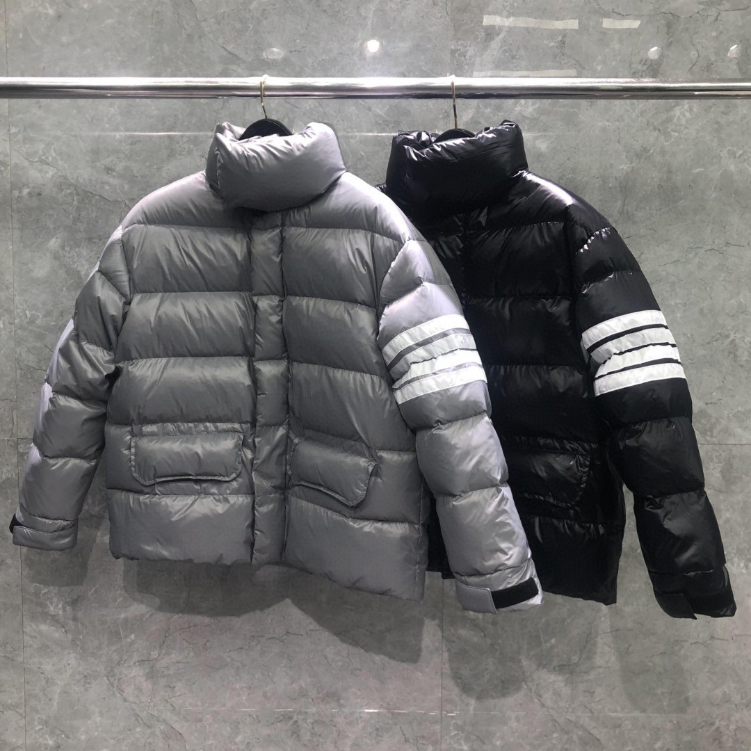 THOM BROWNE 白色四条杠连帽拉链羽绒服 外套 夹克 长袖 女款 灰色 黑色 