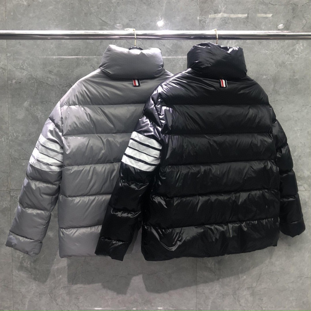 THOM BROWNE 白色四条杠连帽拉链羽绒服 外套 夹克 长袖 女款 灰色 黑色 