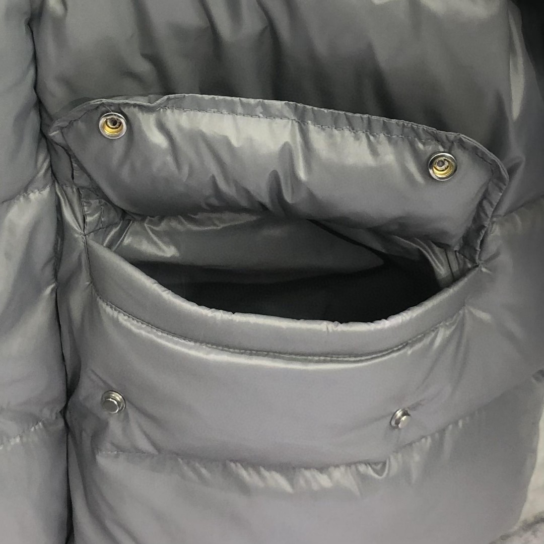 THOM BROWNE 白色四条杠连帽拉链羽绒服 外套 夹克 长袖 女款 灰色 黑色 