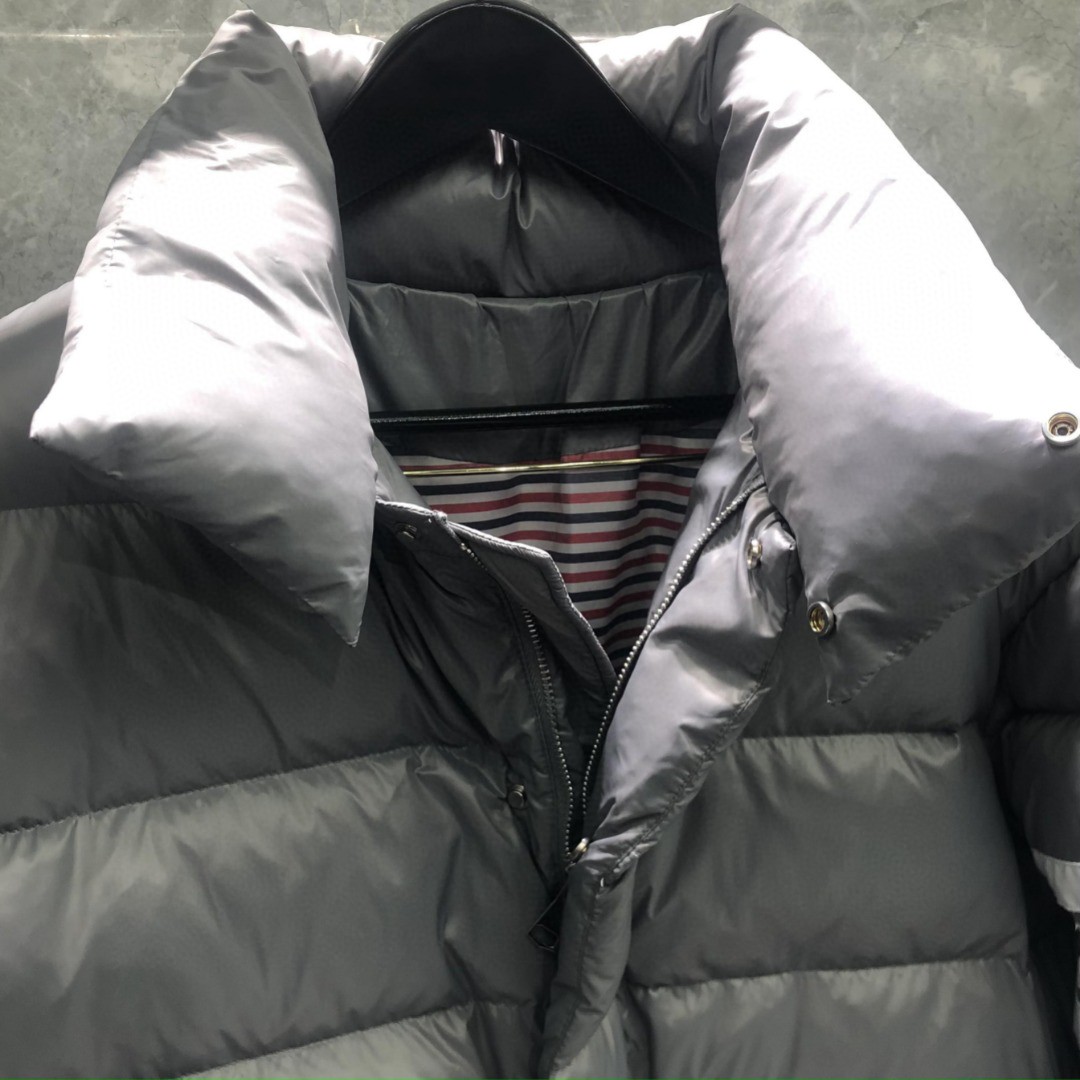 THOM BROWNE 白色四条杠连帽拉链羽绒服 外套 夹克 长袖 女款 灰色 黑色 