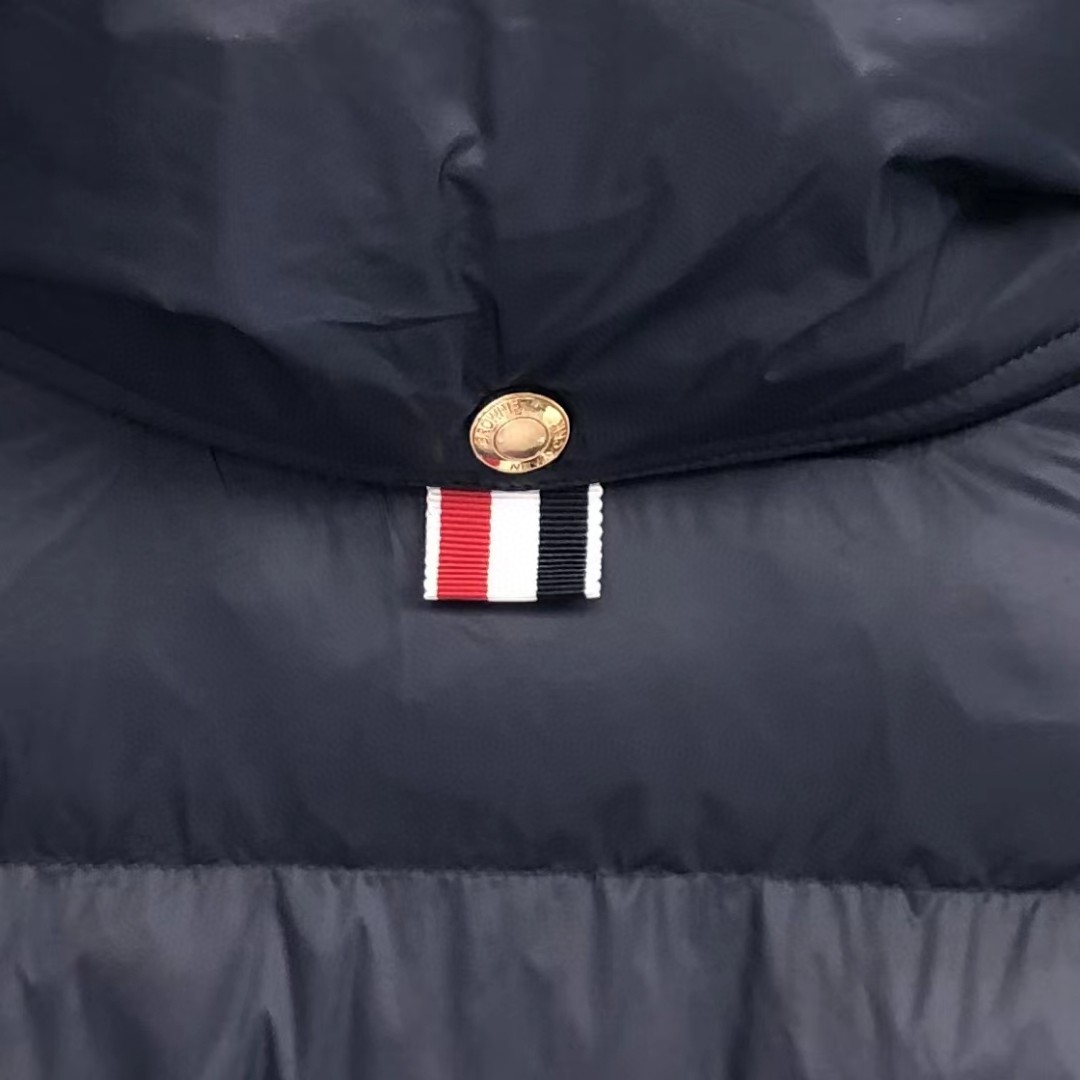 THOM BROWNE 三条杠连帽羽绒服 外套 夹克 长袖 藏青色 灰色 白色