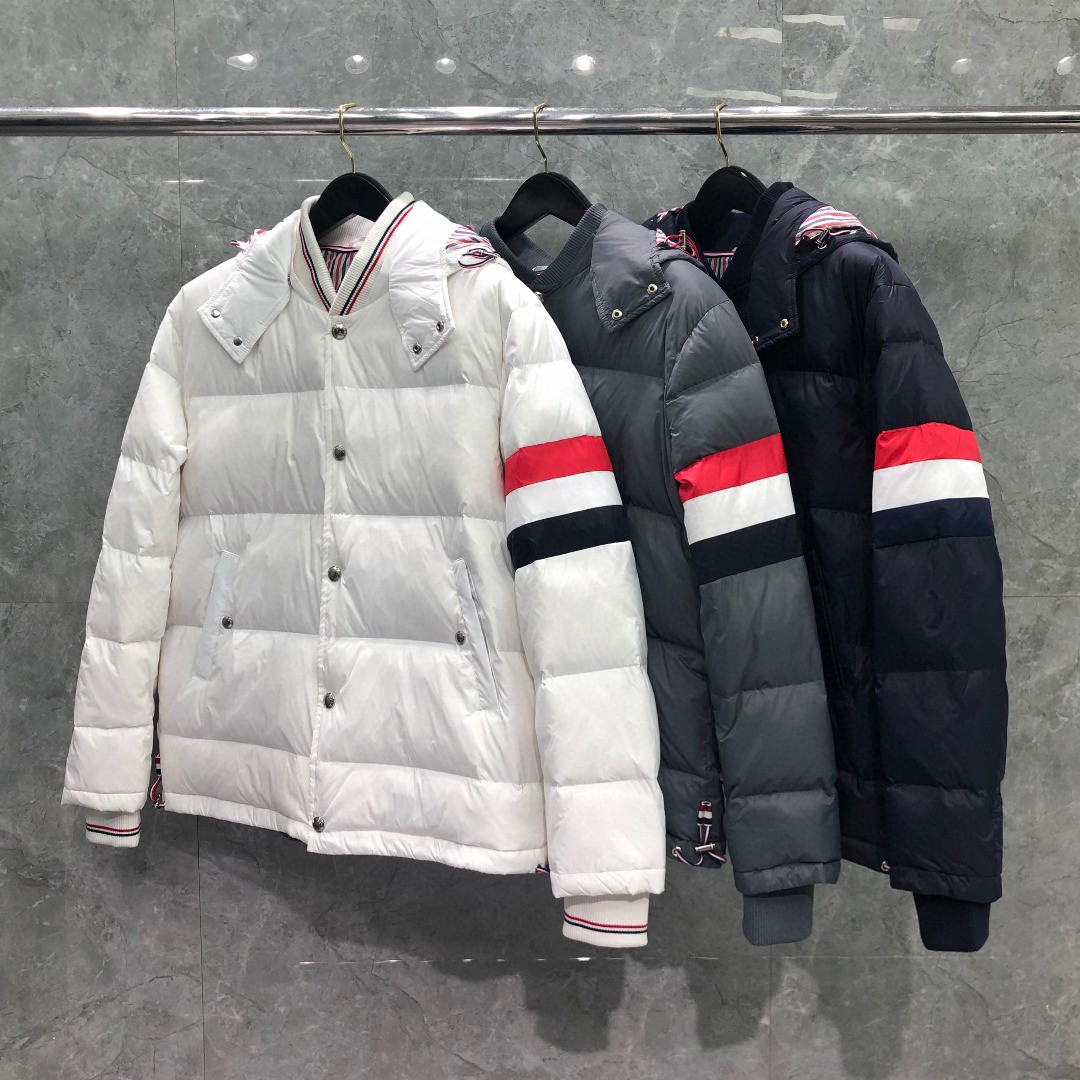 THOM BROWNE 三条杠连帽羽绒服 外套 夹克 长袖 藏青色 灰色 白色