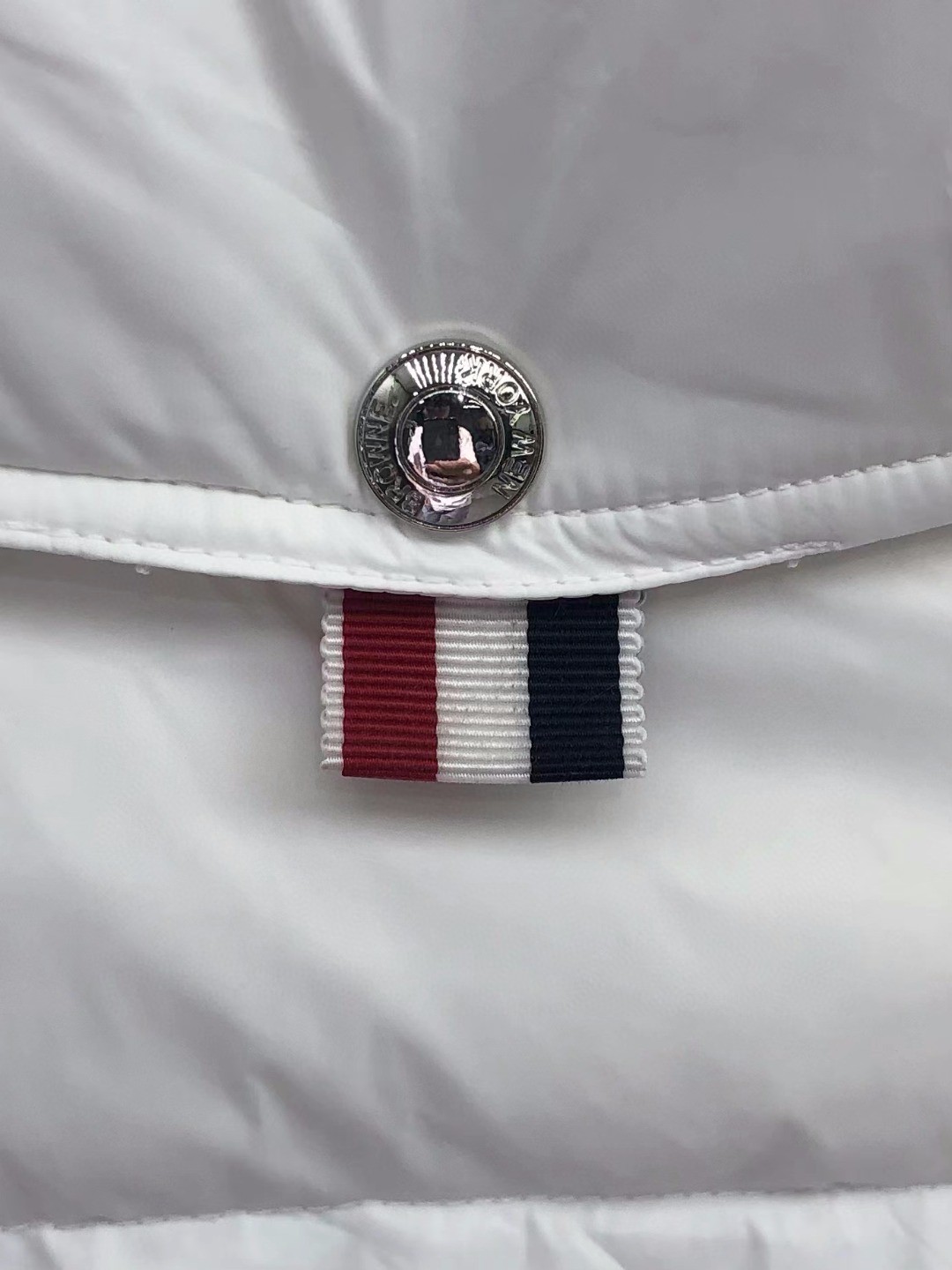 THOM BROWNE 三条杠连帽羽绒服 外套 夹克 长袖 藏青色 灰色 白色