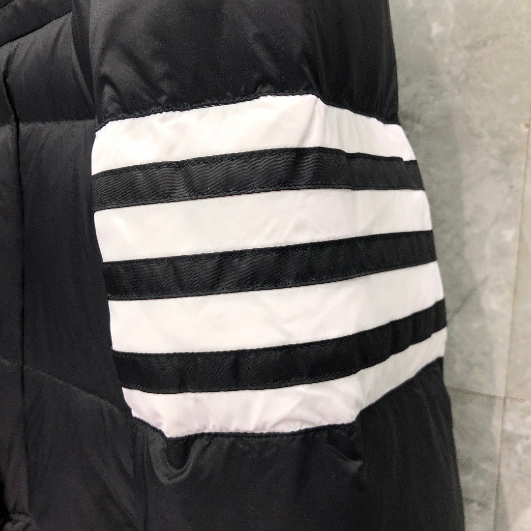 THOM BROWNE 白色四条杠西装羽绒服 外套 夹克 长袖 藏青色 灰色 黑色 MJD060X-05411-035