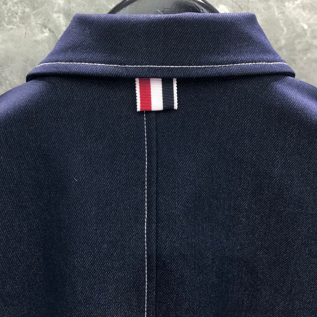 THOM BROWNE 纯色多口袋明线牛仔外套 夹克 长袖 浅蓝色 深蓝色M MJU555A-F0164-415