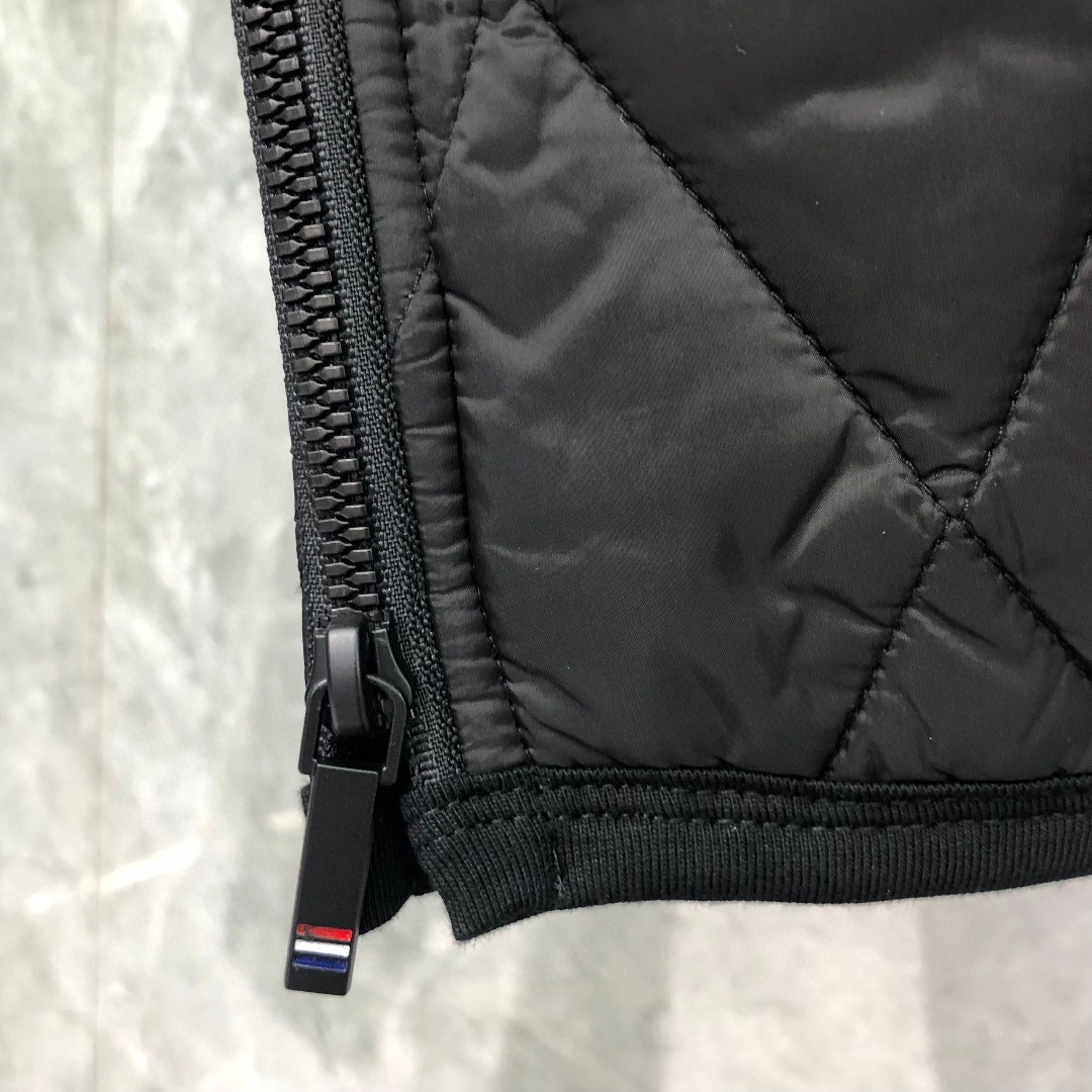 THOM BROWNE 白色四条杠高领菱格纹棉服 外套 长袖 保暖 灰色 黑色