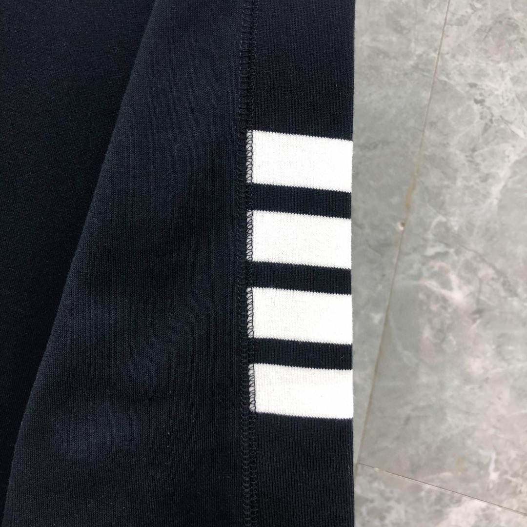 THOM BROWNE 白色袖子四杠圆领卫衣 套头 长袖 灰色 藏青色 黑色 