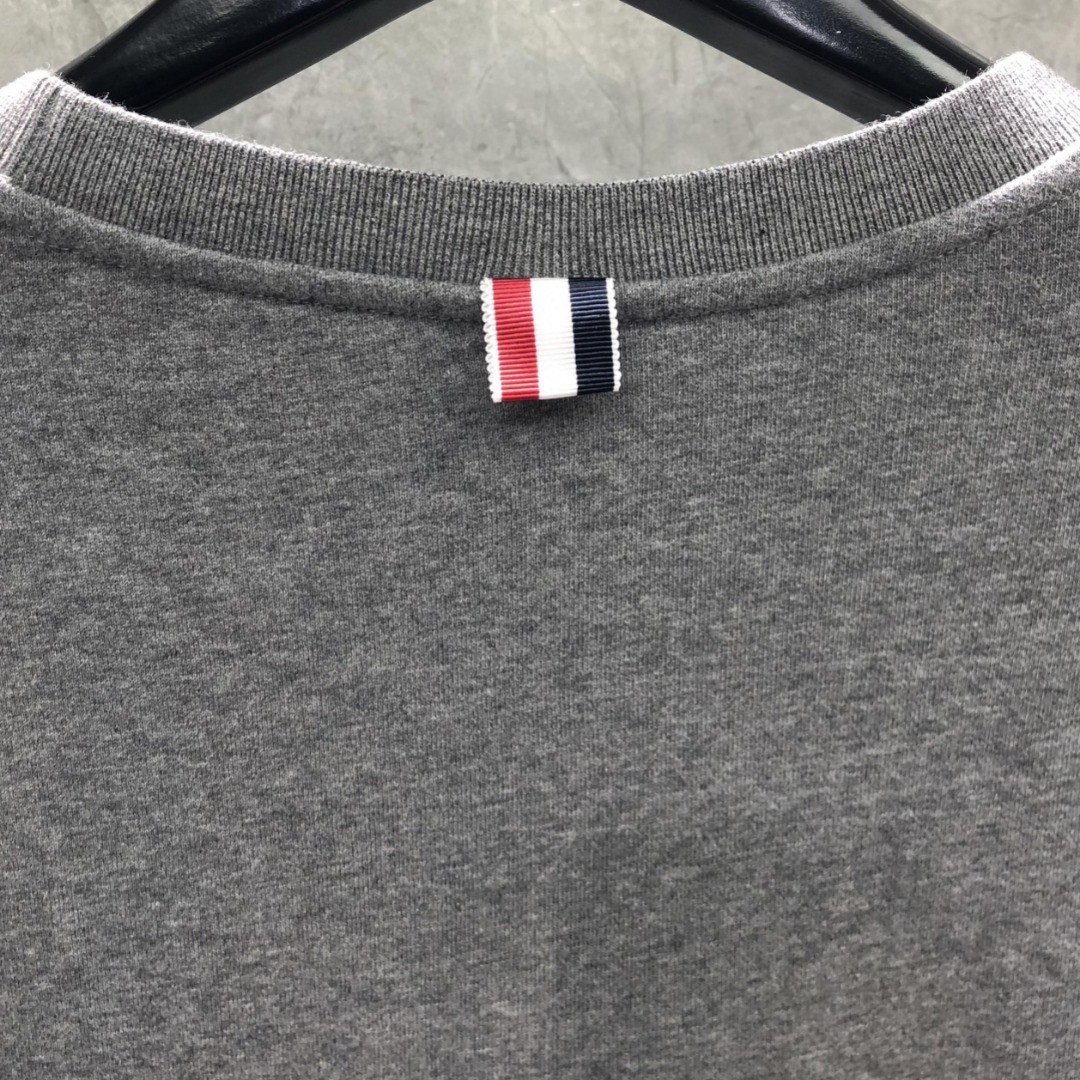 THOM BROWNE 拼色经典四条纹圆领卫衣 套头 长袖 灰色 MJT433A-J0010-055