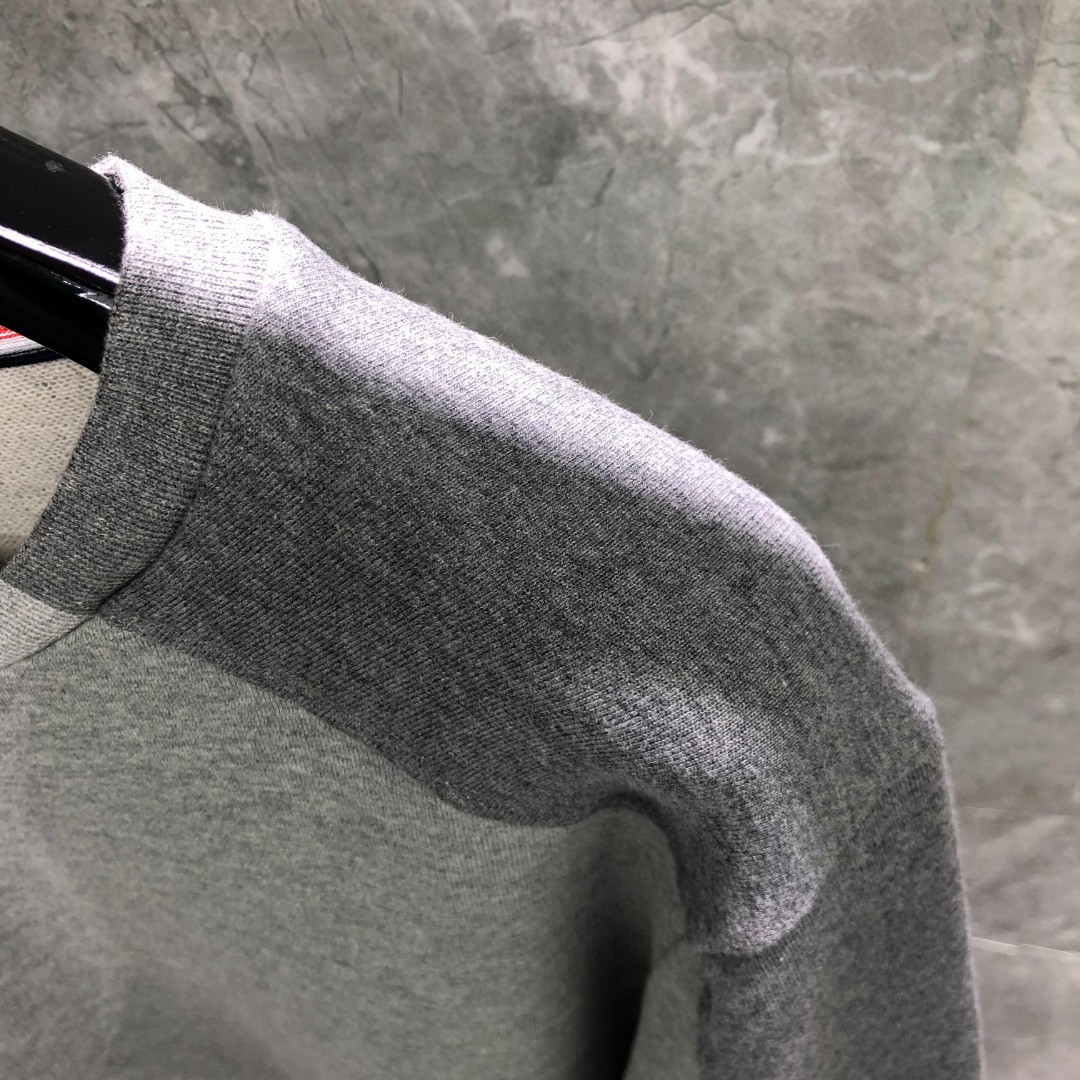 THOM BROWNE 拼色经典四条纹圆领卫衣 套头 长袖 灰色 MJT433A-J0010-055