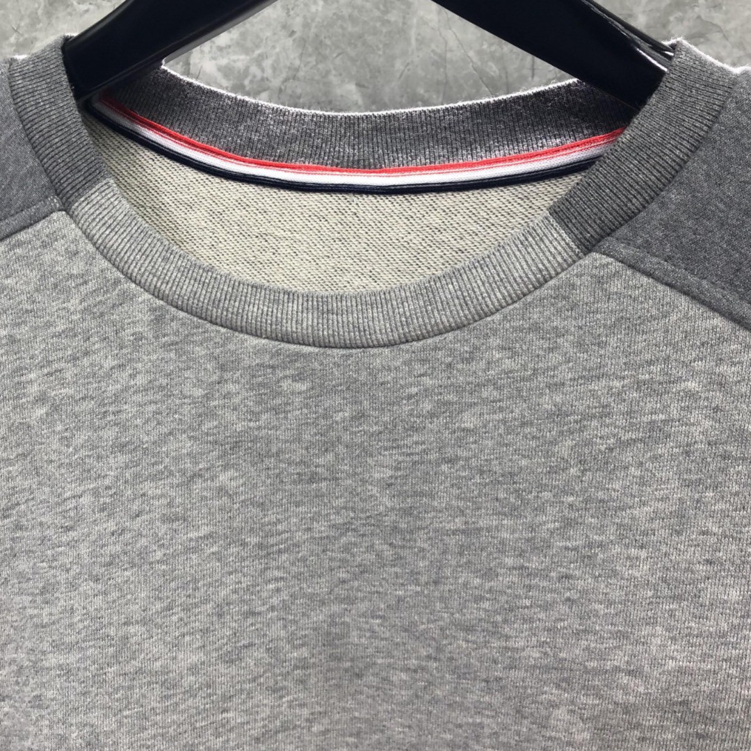 THOM BROWNE 拼色经典四条纹圆领卫衣 套头 长袖 灰色 MJT433A-J0010-055