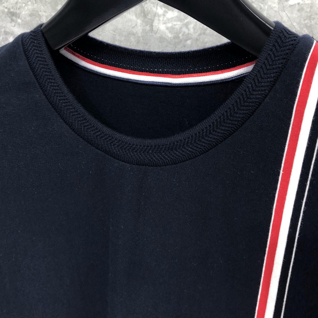 THOM BROWNE 胸前拼色织带圆领卫衣 套头 长袖 灰色 藏青色 白色 