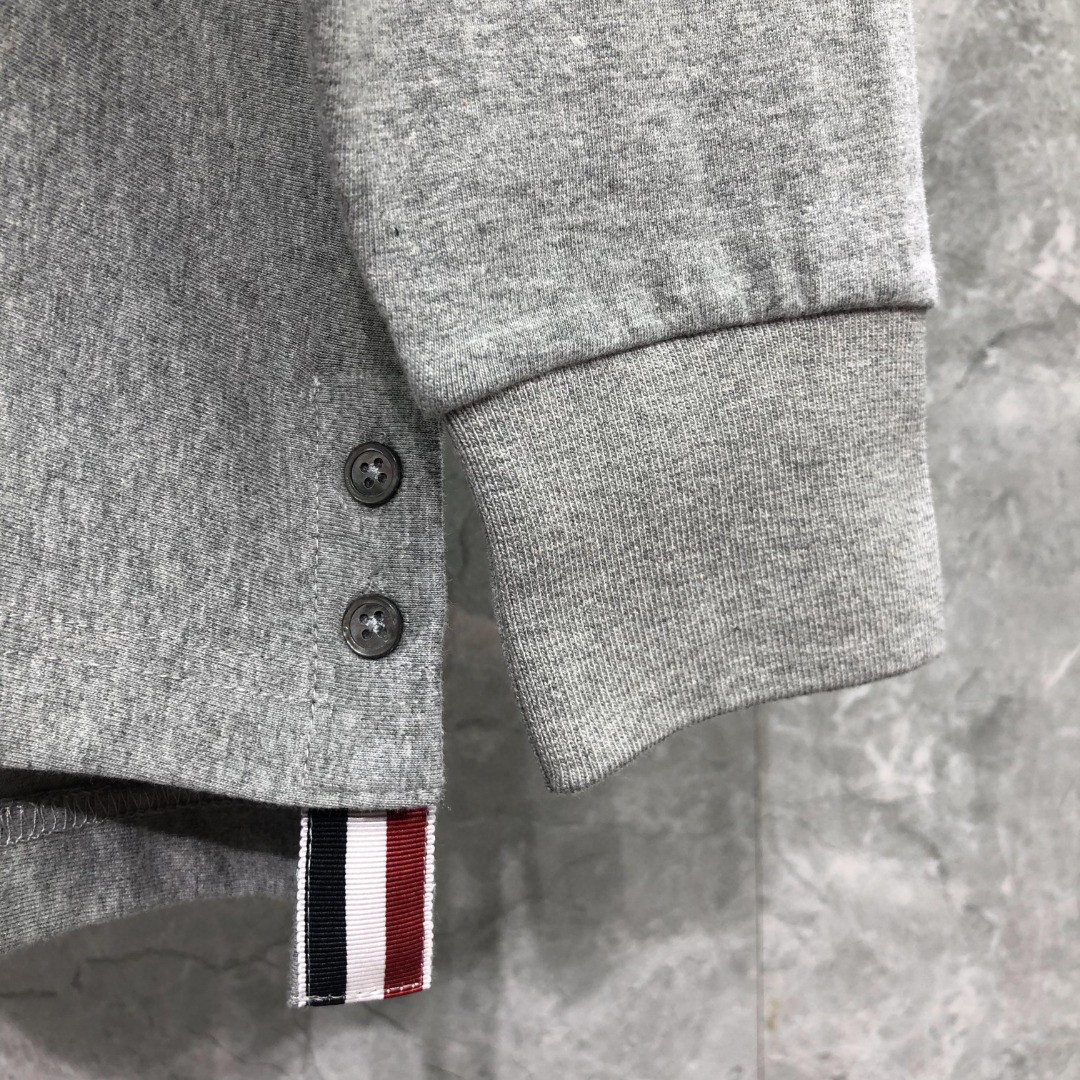 THOM BROWNE 胸前拼色织带圆领卫衣 套头 长袖 灰色 藏青色 白色 