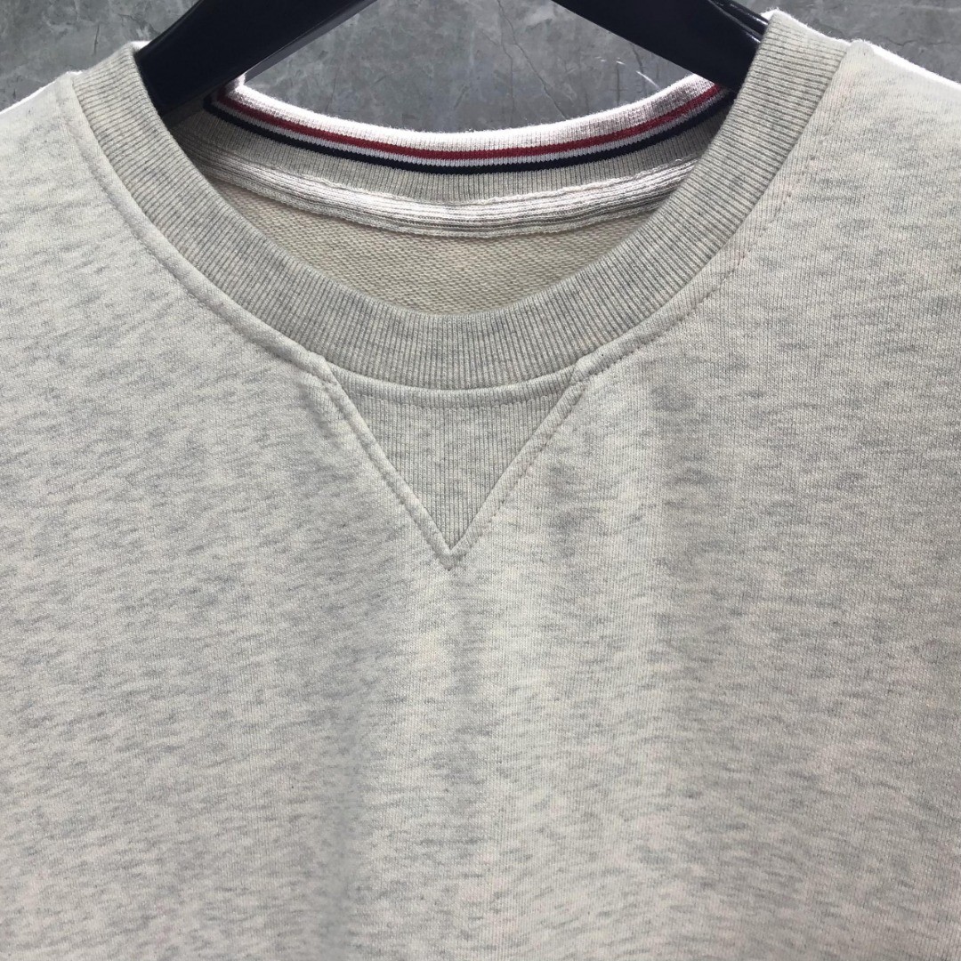 THOM BROWNE 经典四条纹圆领卫衣 套头 长袖 花灰色