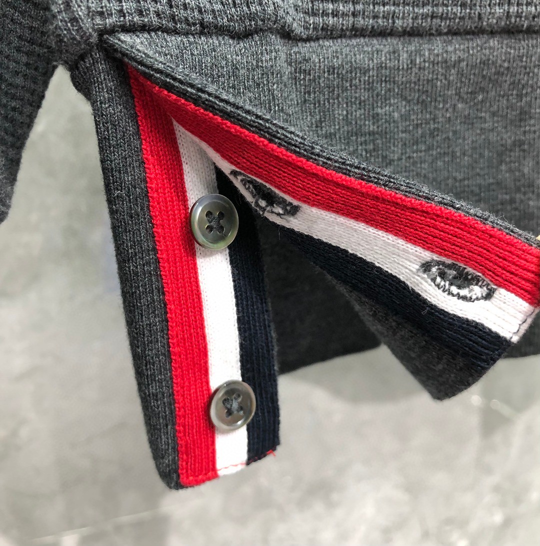 THOM BROWNE 经典四条纹圆领卫衣 套头 长袖 深灰色 MJT205A-06452-015