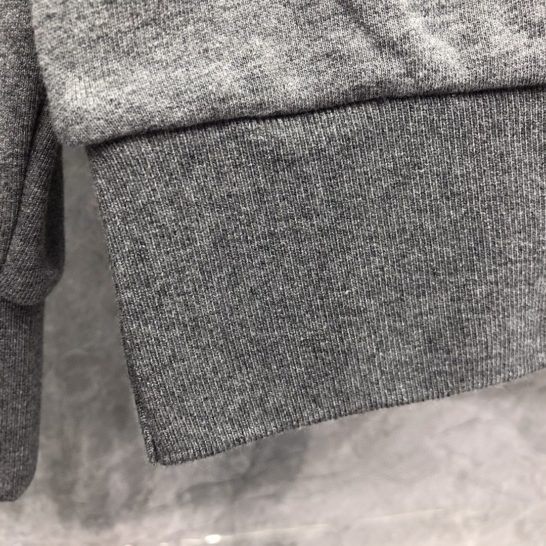 THOM BROWNE 经典袖子四条纹圆领卫衣 长袖 灰色 藏青色 
