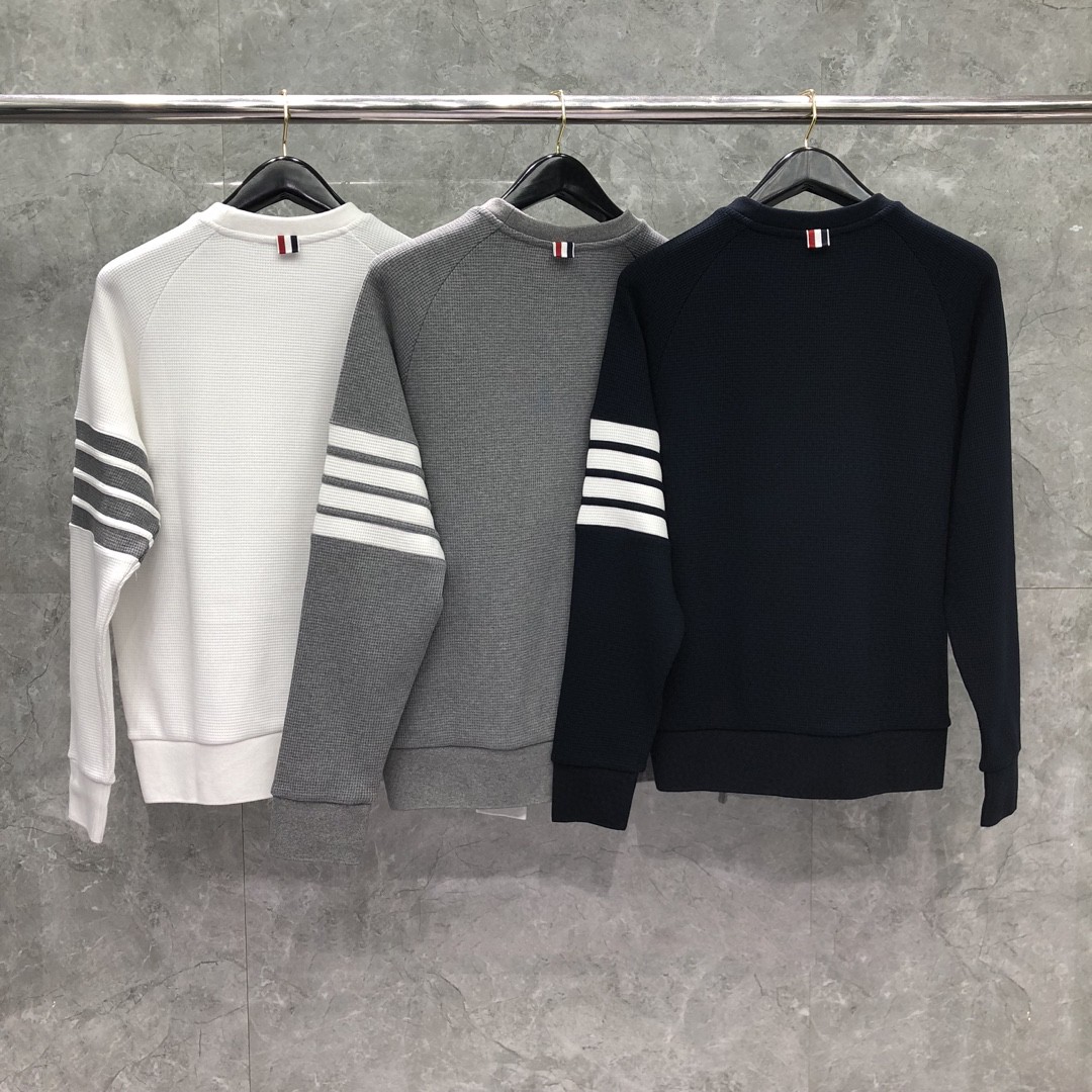 THOM BROWNE 经典袖子四条纹圆领卫衣 套头 长袖 灰色 藏青色 白色 
