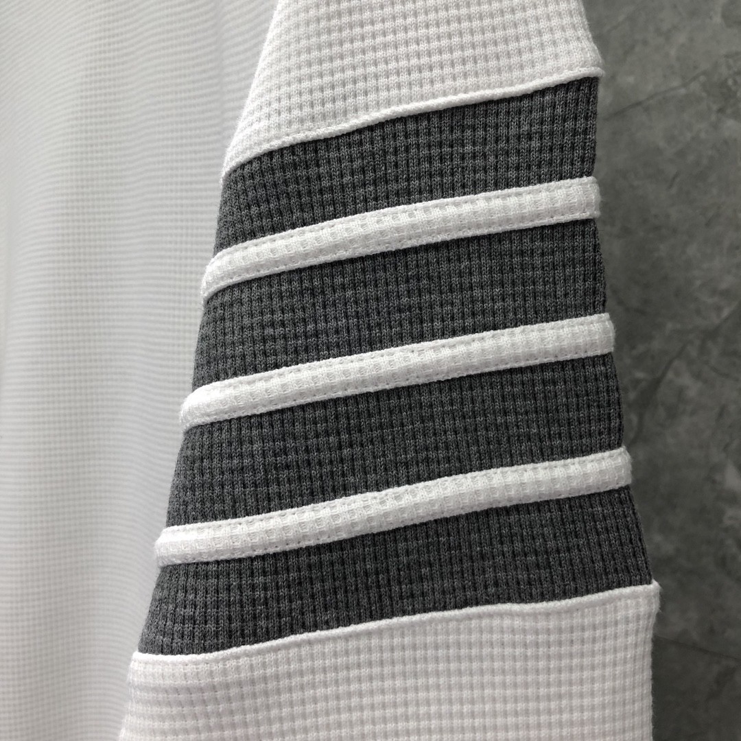 THOM BROWNE 经典袖子四条纹圆领卫衣 套头 长袖 灰色 藏青色 白色 