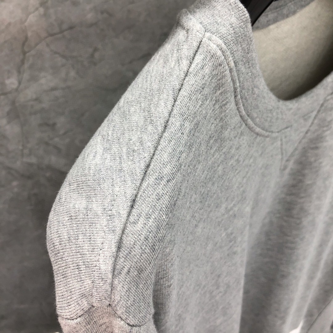 THOM BROWNE 经典袖子四条纹圆领卫衣 套头 长袖 浅灰色 藏青色 黑色 深灰色