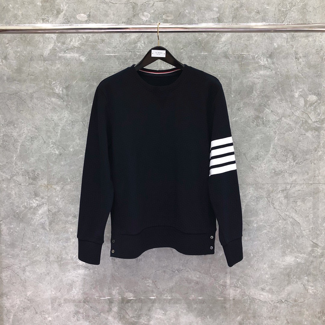 THOM BROWNE 经典袖子四条纹圆领卫衣 套头 长袖 浅灰色 藏青色 黑色 深灰色