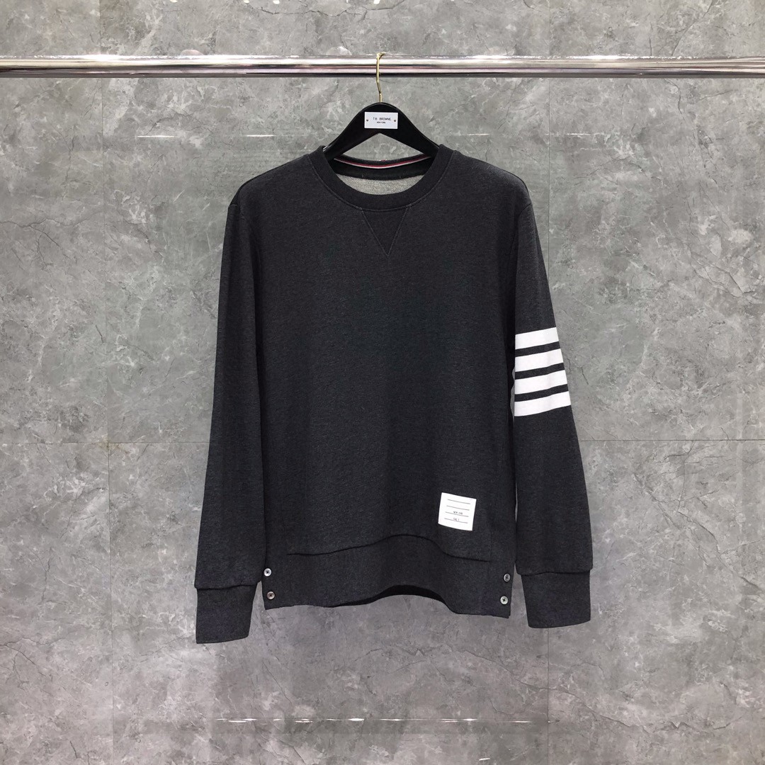 THOM BROWNE 经典袖子四条纹圆领卫衣 套头 长袖 浅灰色 藏青色 黑色 深灰色