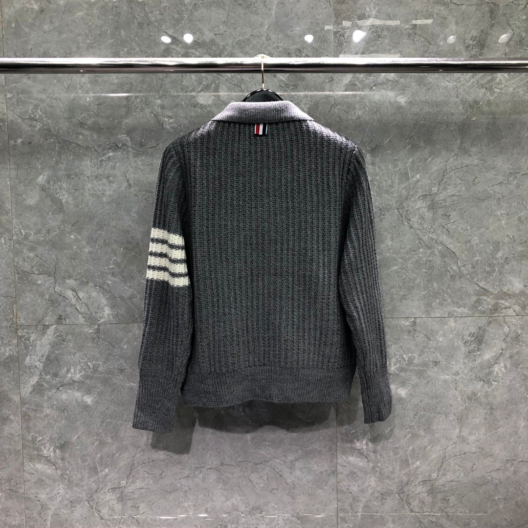 THOM BROWNE 经典袖子白色四条纹单排扣毛衣 针织衫 长袖 灰色 藏青色 