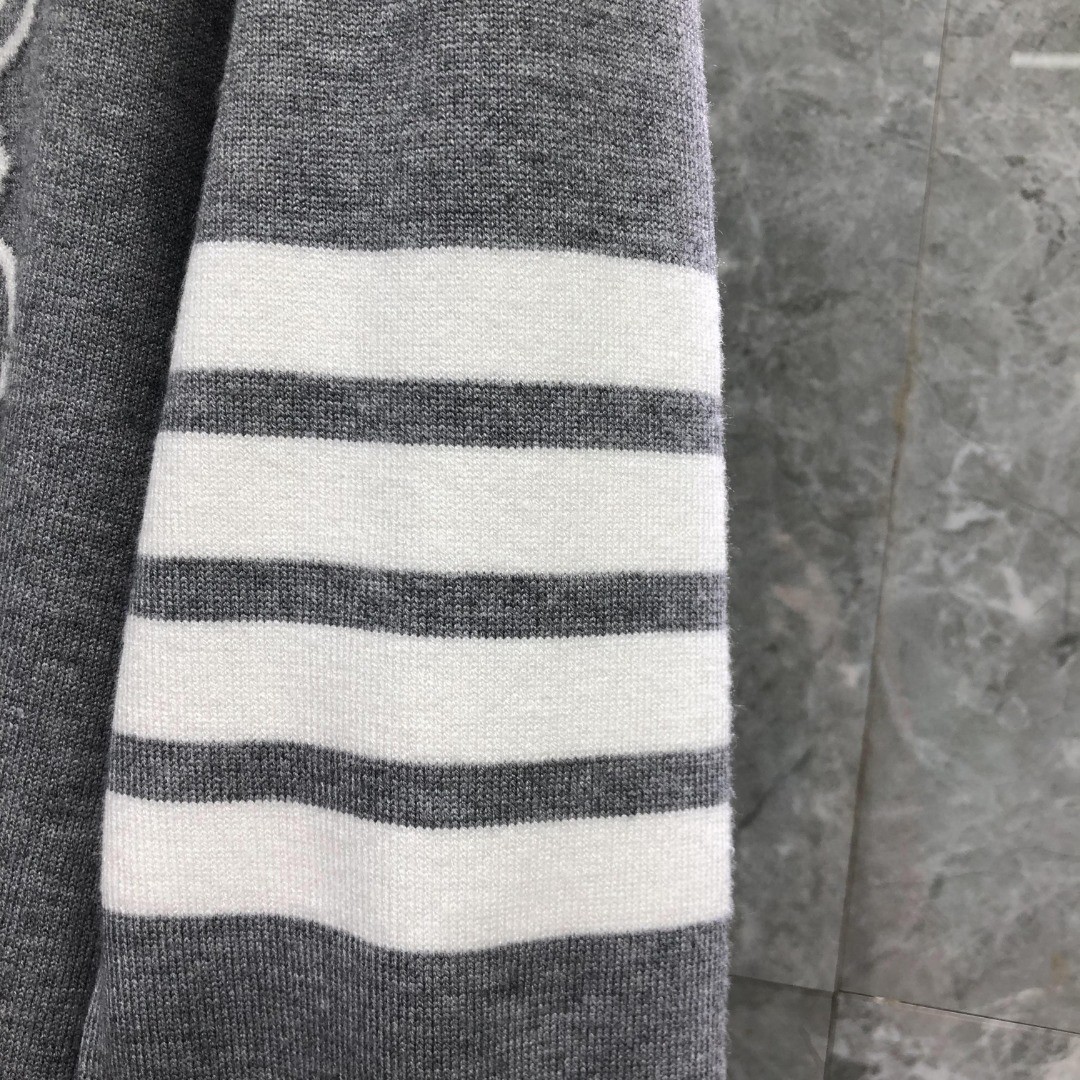 THOM BROWNE 经典袖子白色四条纹小狗嵌花图案毛衣 针织衫 长袖 灰色 藏青色 白色 MKA486A-Y1002-055