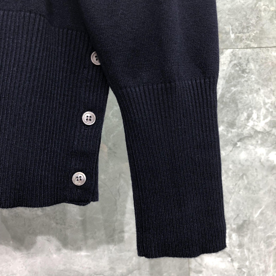 THOM BROWNE 经典袖子白色四条纹小狗嵌花图案毛衣 针织衫 长袖 灰色 藏青色 白色 MKA486A-Y1002-055