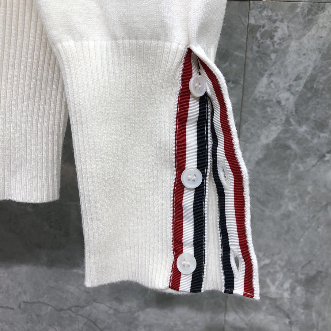 THOM BROWNE 经典袖子白色四条纹小狗嵌花图案毛衣 针织衫 长袖 灰色 藏青色 白色 MKA486A-Y1002-055
