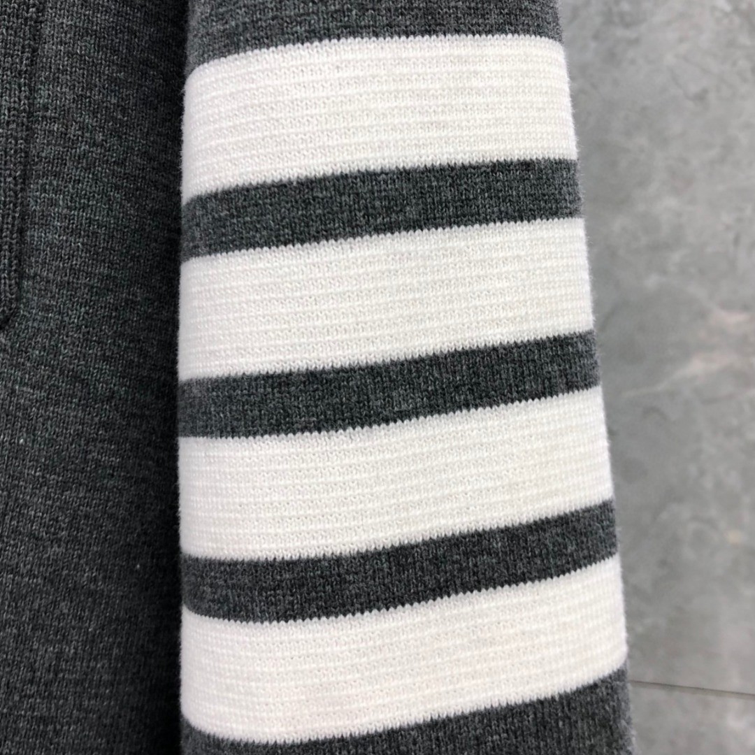THOM BROWNE 经典袖子四条纹螺纹圆领毛衣 针织衫 长袖 灰色 藏青色 白色 MKA452A-Y3006-100