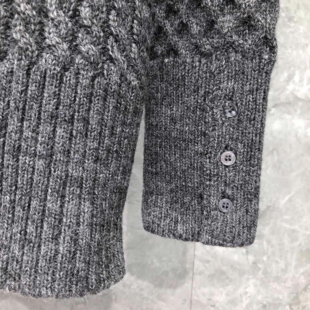 THOM BROWNE 后背三色条纹圆领毛衣 针织衫 长袖 灰色 白色