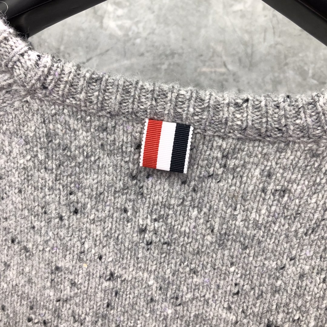 THOM BROWNE 嵌花三色条纹圆领毛衣 针织衫 长袖 浅灰色 深灰色 MKA177A-00278-035