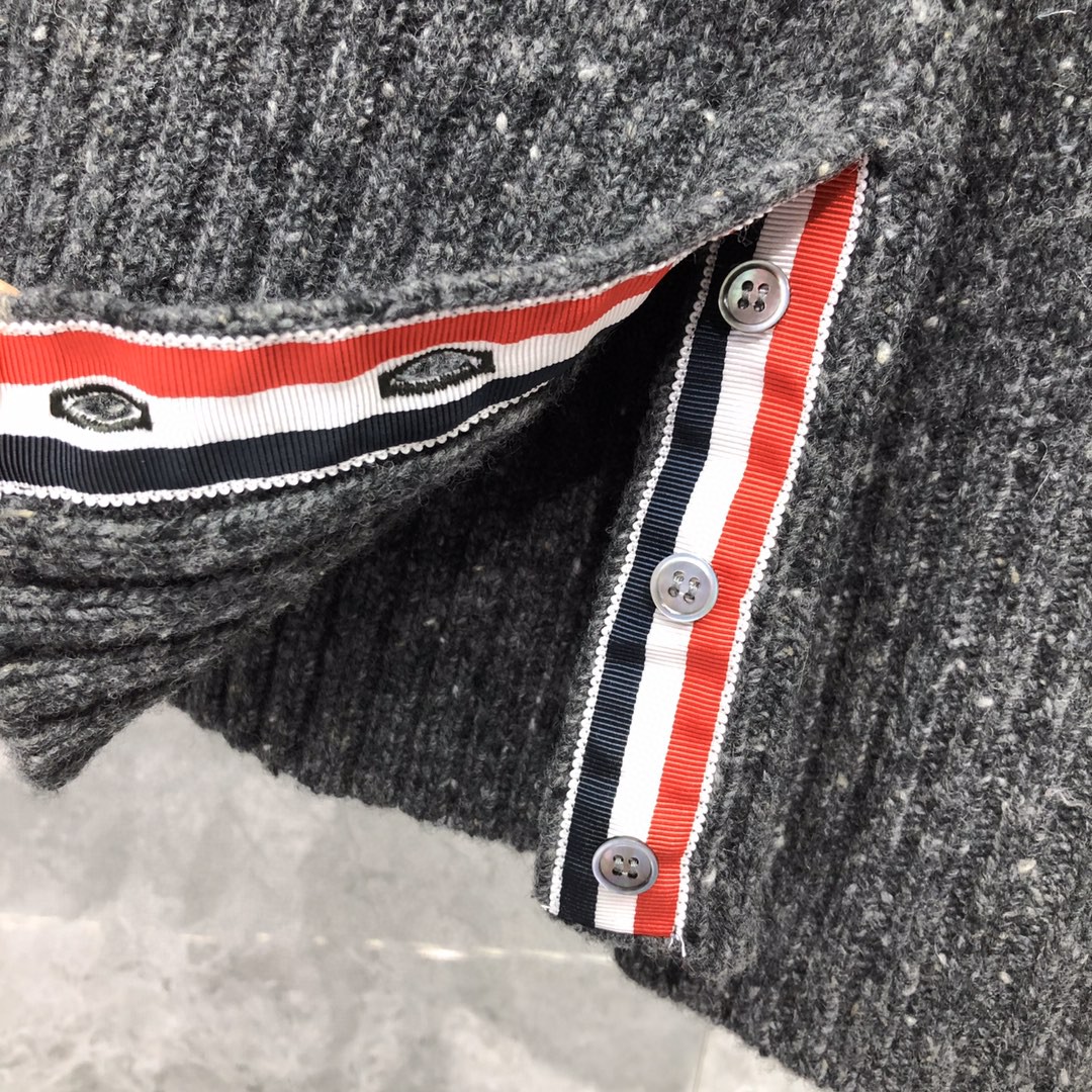 THOM BROWNE 嵌花三色条纹圆领毛衣 针织衫 长袖 浅灰色 深灰色 MKA177A-00278-035