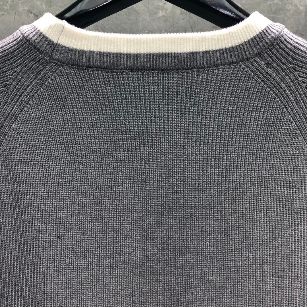 THOM BROWNE 白边细针拼色四杠圆领毛衣 针织衫 长袖 灰色 黑色 墨绿色